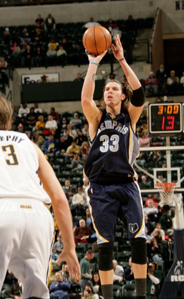 紧随其后 紧随其后